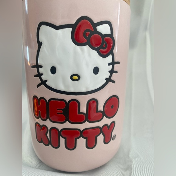 Hello Kitty 💕 - Picture 2 of 5